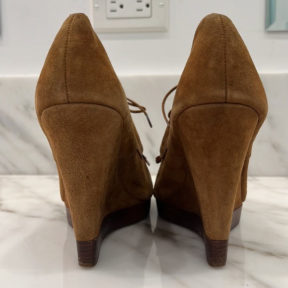 Michael Kors brown suede high heeled loafer style wedge, size 8.5 - Picture 3 of 5